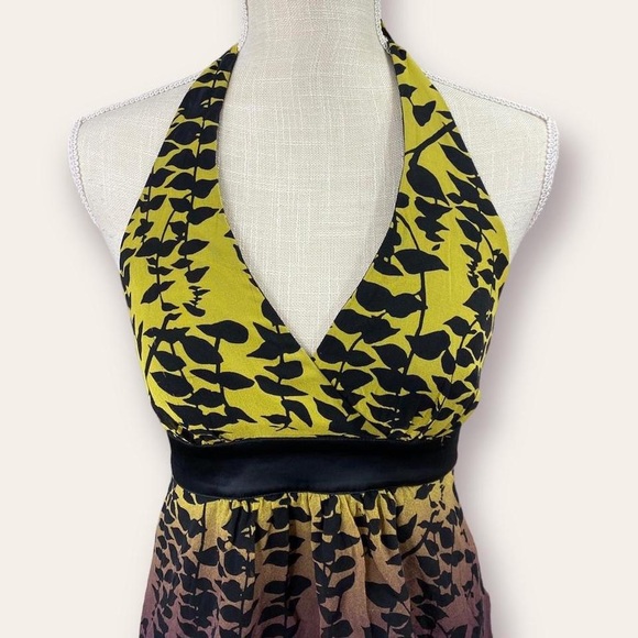 ✨🥀 y2k Floral Halter Top 🥀✨ - Picture 2 of 8